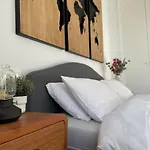 Breathtaking Sea View Apartment With Free Parking
