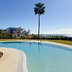 Relax In Reserva Del Higueron - Crystalline