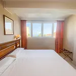 Comforting Apartment With Shared Pool