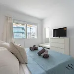 Great Location, Sea View, 2 Bedroom, Steps From The Beach