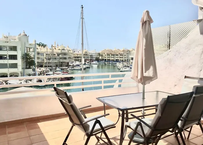 Apartamento En Puerto Marina B32