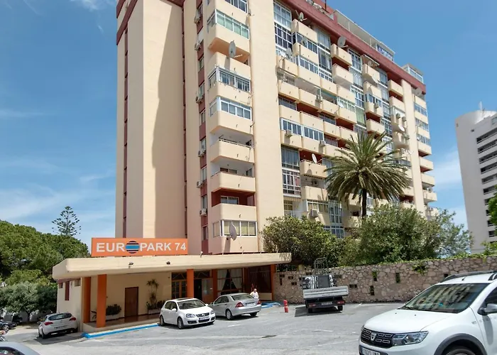 Fabulous Sunny Second Floor Apartment - Edificio Europark - Overlooking Gardens And Pools.