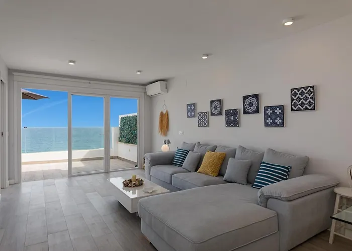 100% Seaview, 2 Minutes To The Beach And Parking