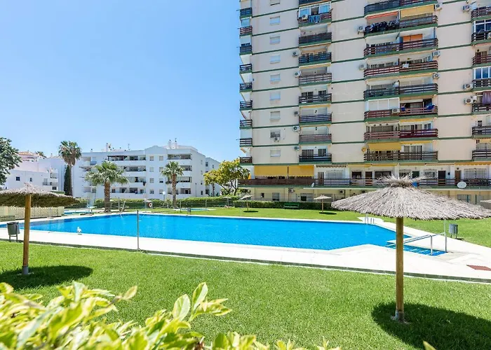797 Holiday Rentals- Estudio En Las Naciones Con Vistas Al Mar