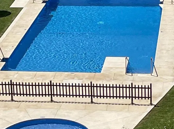 Encantador Piso Con Terraza Y Piscina