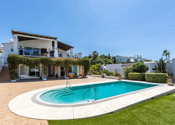 Villa La Vista - Family Friendly Private Pool, Bbq, Sauna