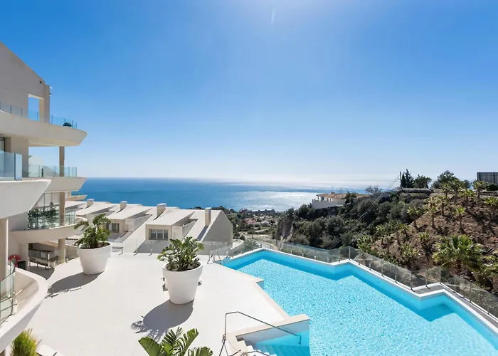 Panoramic Sea View Apartment Stupa Hills
