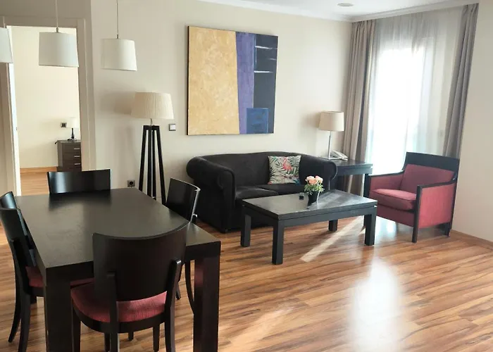 Family Spacious Apartment, Terrace, Kitchen, City View, Free Parking And Wifi