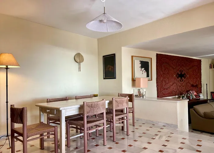 Villa Con Maravillosas Vistas Y Jardines