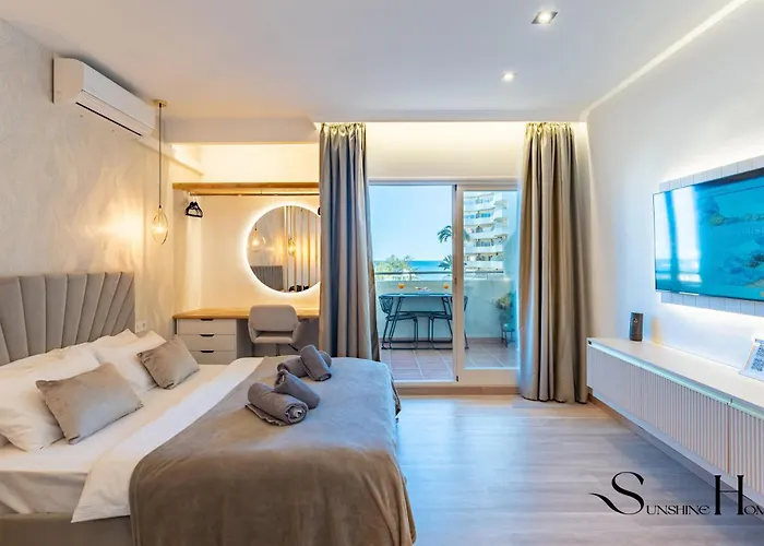 Seaview Beachfront Studio With Aqua Park & Balcony