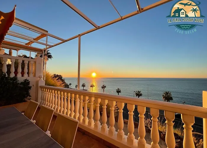 Seafront Townhouse With Stunning Mediterranean Views, Pool And Garaje