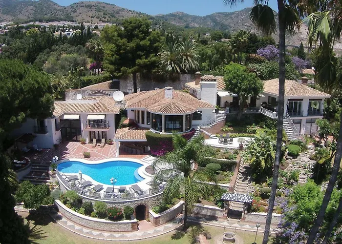4Mill Euro 700M2 Newly Renovated Mansion With Huge Garden And Large Heated Pool