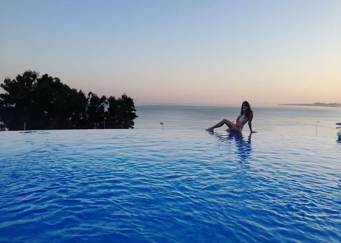 Bluebenalmadena 200Meters From The Beach With Jacuzzi And Rooftop Terrace (Adults Only)