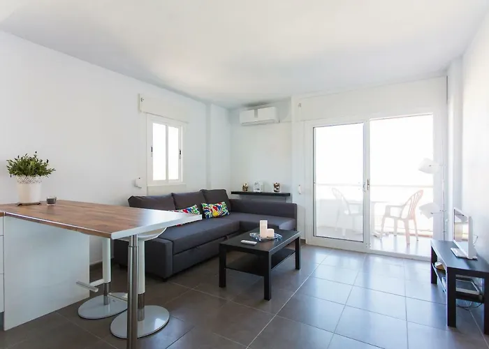 Central Apartment With Nice Views