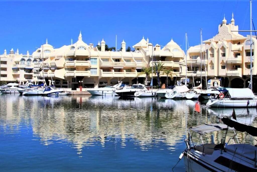 Marina - 5 Min Walk To The Beach, Heated Pool, Spa, 5 Bedrooms * Benalmádena