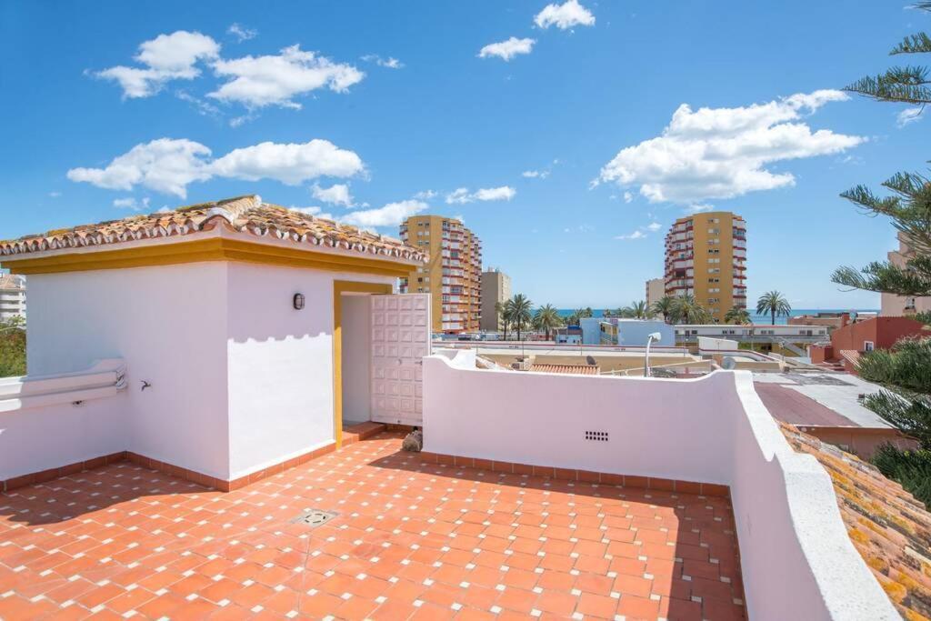 Marina - 5 Min Walk To The Beach, Heated Pool, Spa, 5 Bedrooms Villa