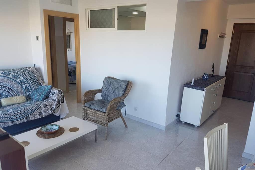 Apartment 021 - Wonderful Beachfront With Stunning Sea Views *