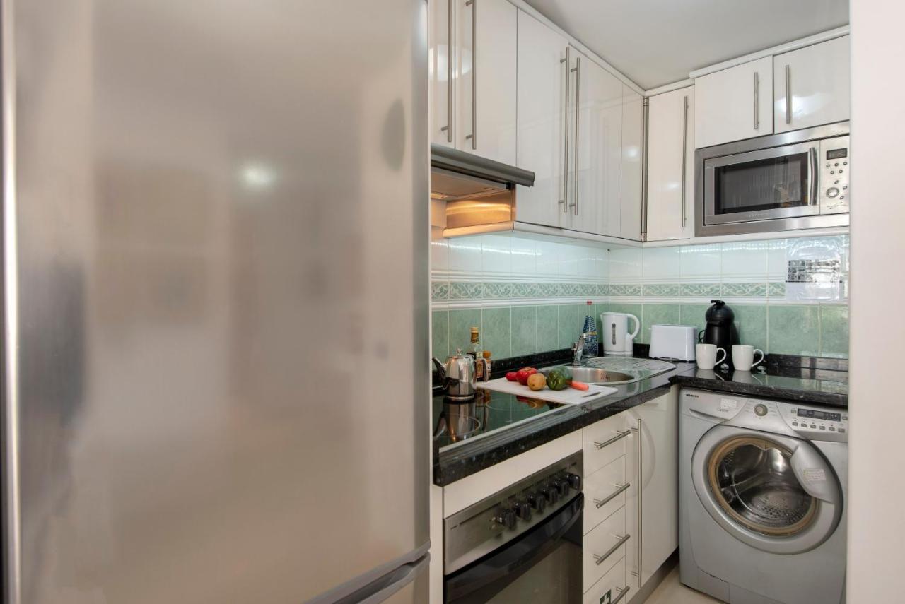 Fabulous Sunny Second Floor - Edificio Europark - Overlooking Gardens And Pools. Apartamento