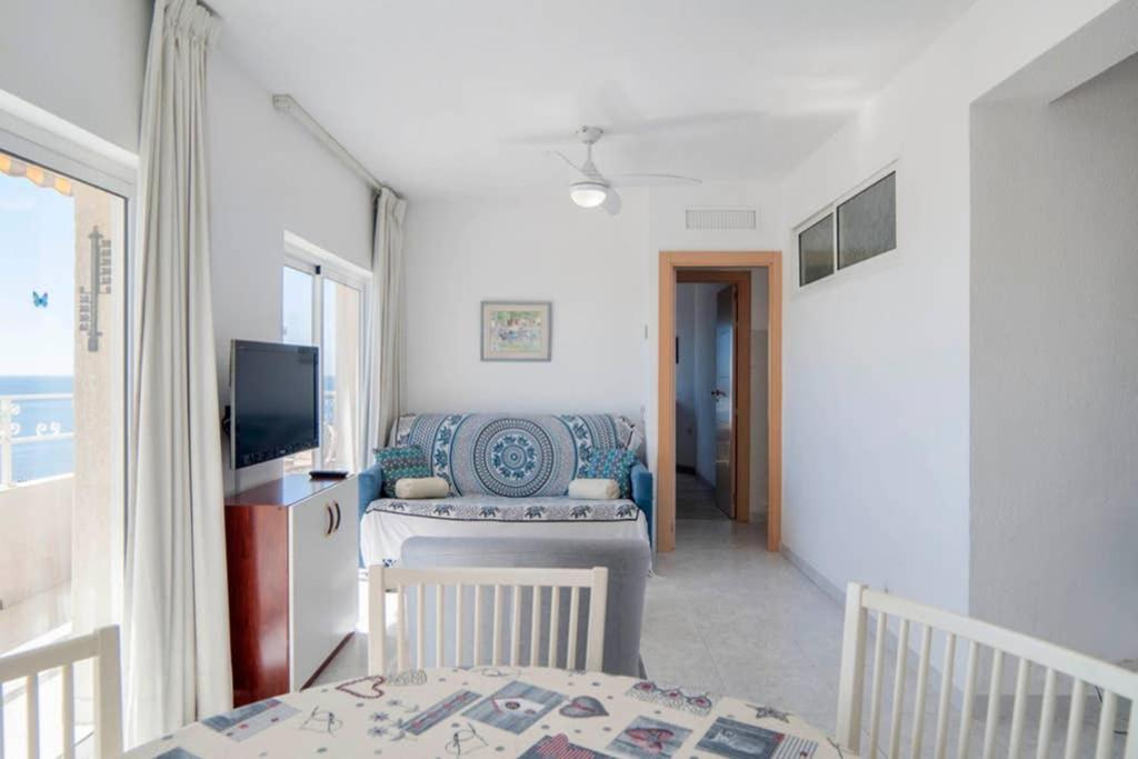Apartment 021 - Wonderful Beachfront With Stunning Sea Views *