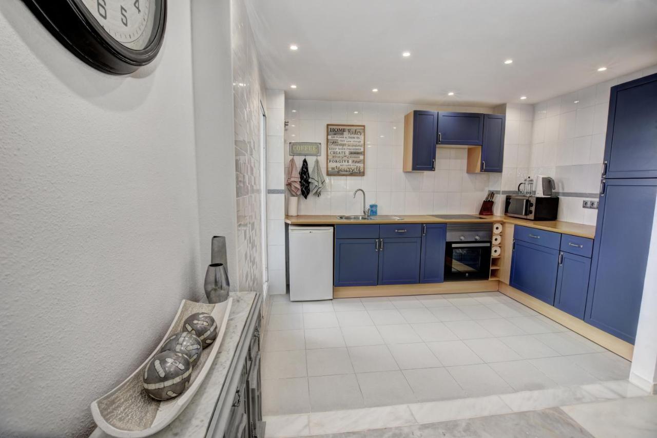 Timon Ii, Luxury 3 Bedroom Beachside