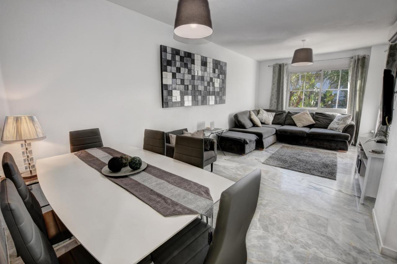 Timon Ii, Luxury 3 Bedroom Beachside Holiday home Benalmadena