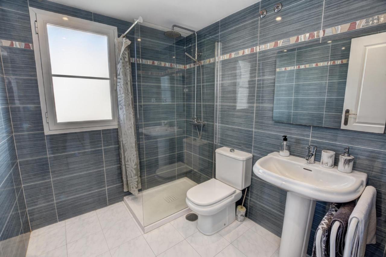 Holiday home Timon Ii, Luxury 3 Bedroom Beachside