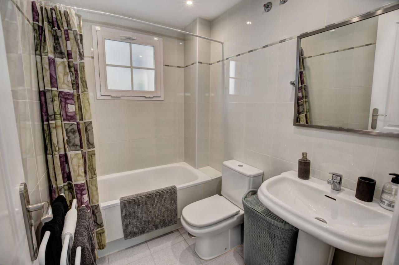 Timon Ii, Luxury 3 Bedroom Beachside * Benalmadena
