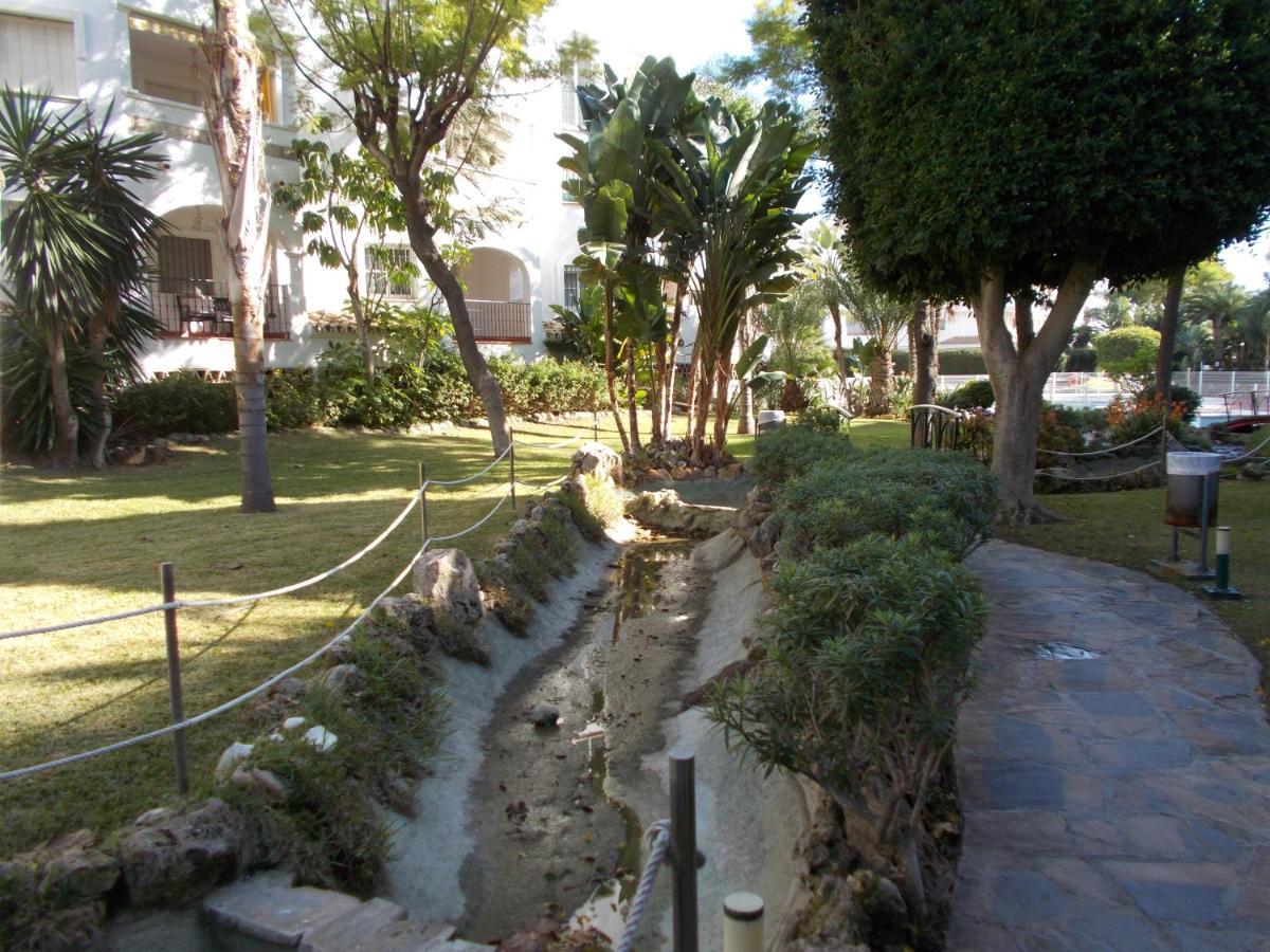 Timon Ii, Luxury 3 Bedroom Beachside Holiday home *