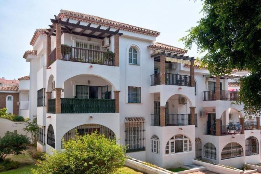 Apartment Macas Parque De La Paloma Pueblo Quinta Con Vistas Al Mar Piscina Y A 3 Minutos De La Playa Benalmadena