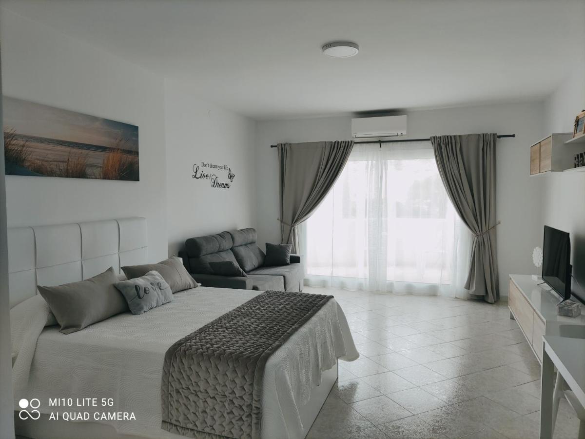 Benalsuite Estudio, Piscina Y Playa En Benalbeach, Apartment *