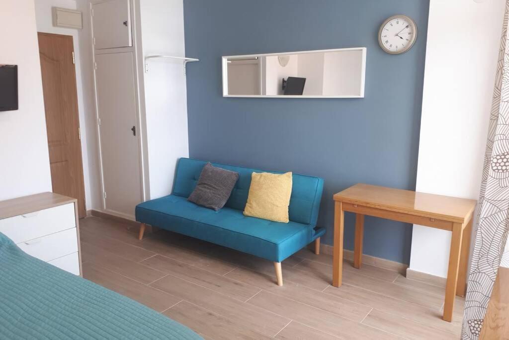 Modern Studio Near Beach. Sea, Pool And Wi-fi Apartment *