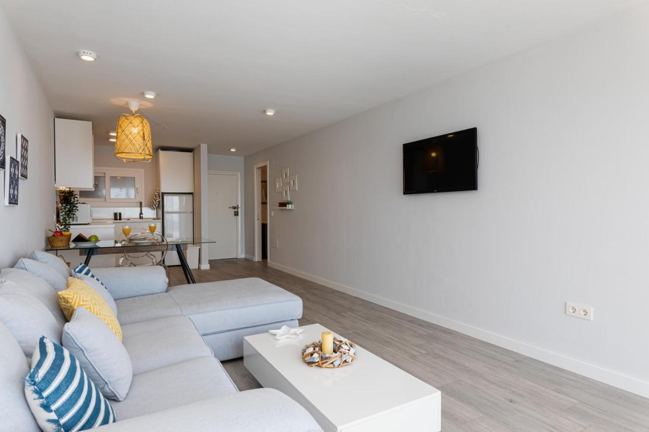 100% Seaview, 2 Minutes To The And Parking Apartment