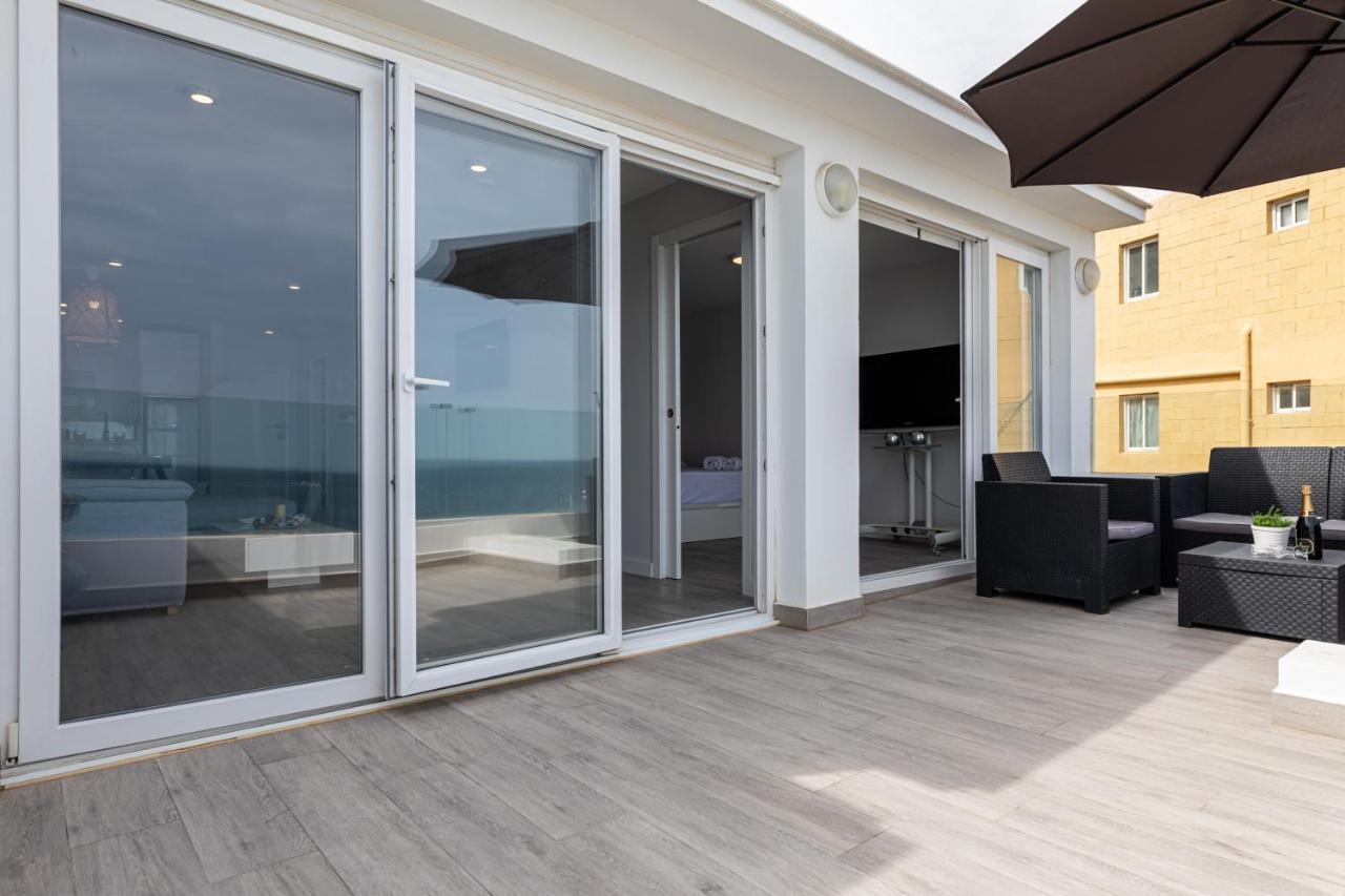 100% Seaview, 2 Minutes To The And Parking *