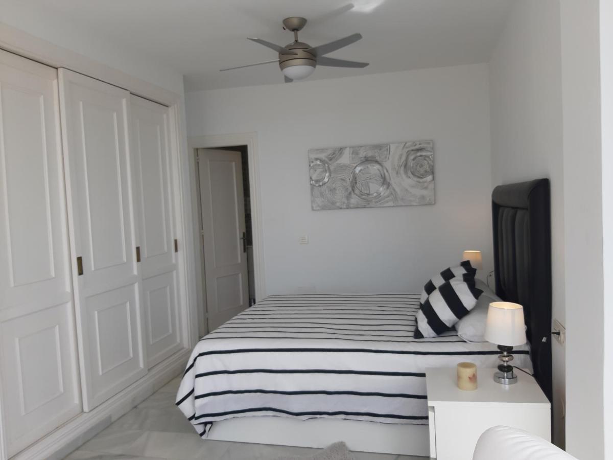 Apartamento Vacaciones En Puerto Marina (Benalmadena Costa) *