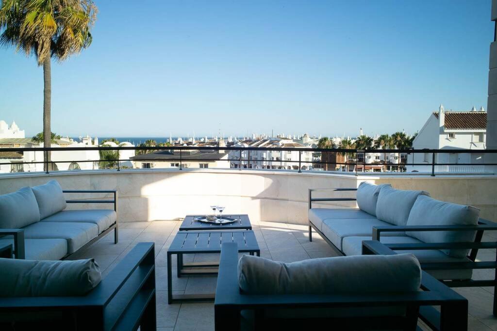 Beachside In Puerto Marina, Villa *