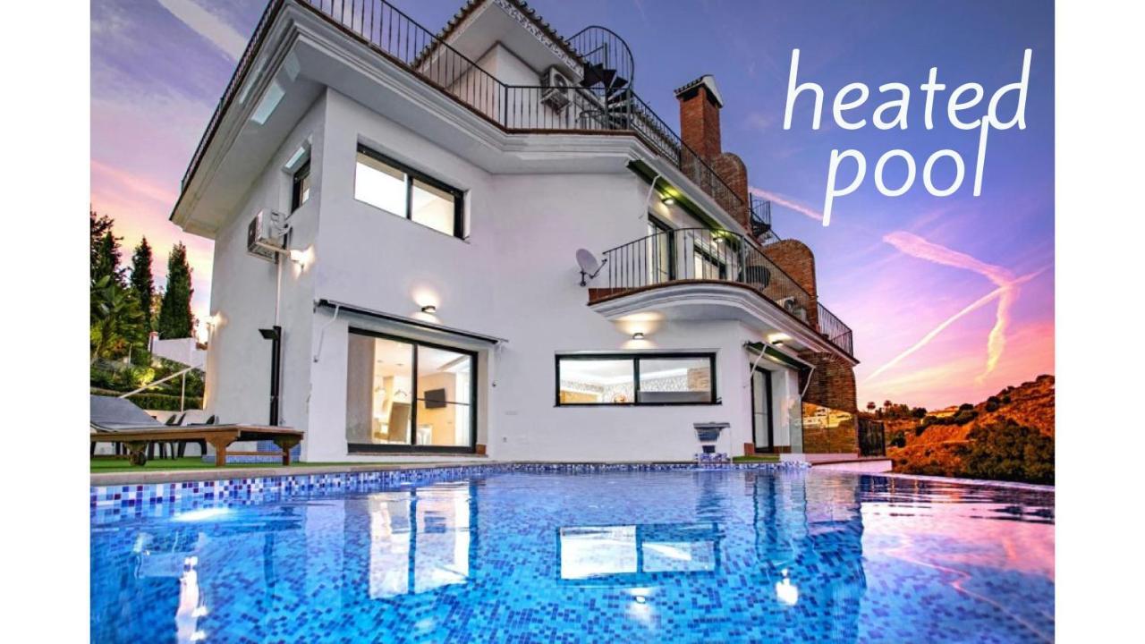 Luxury With Sea Views - Heated Pool-jacuzzi Villa