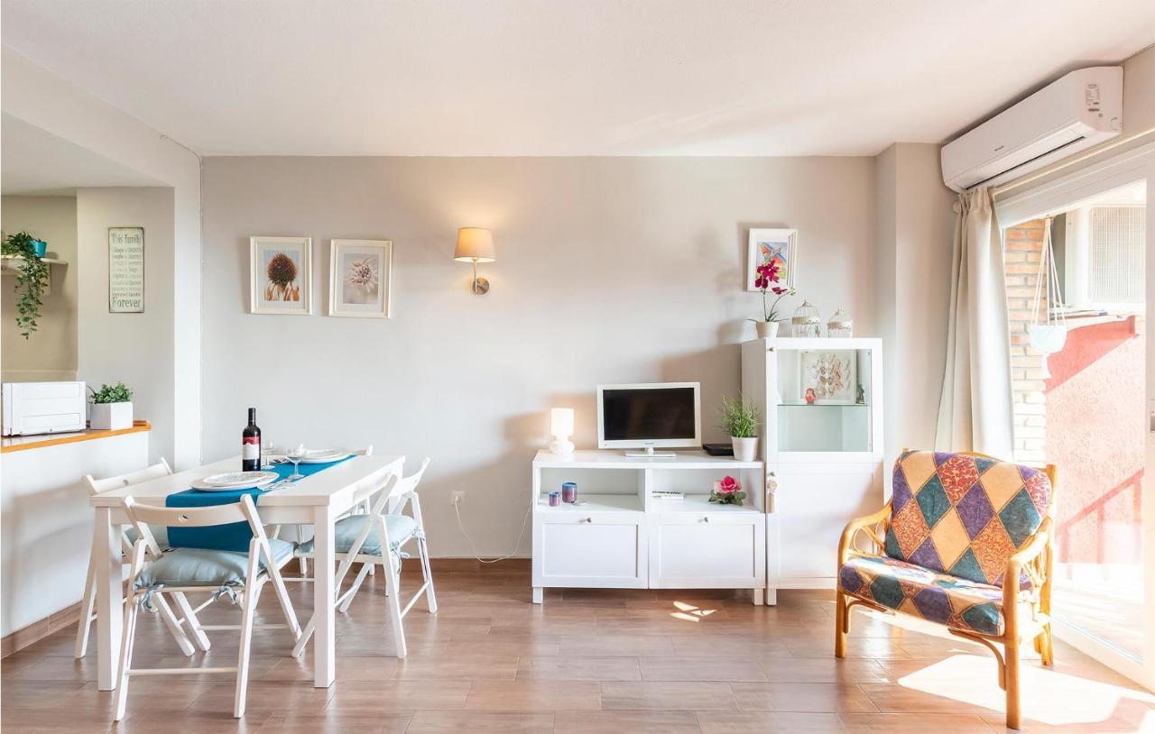 Stunning In With Wifi, 1 Bedrooms&outdoor Swimming Pool *