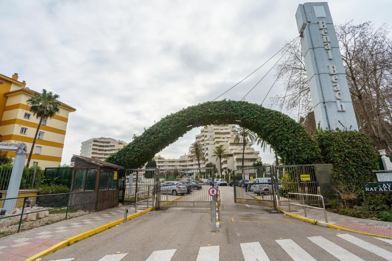 Seaview Beachfront With Aqua Park & Balcony Apartment Benalmadena