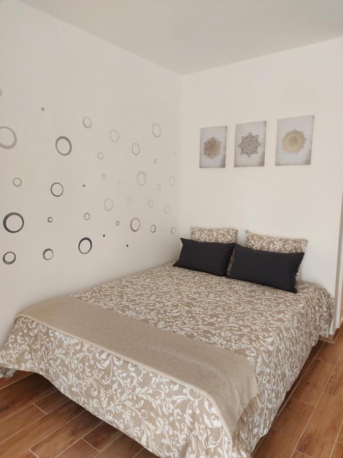 Aguila Apartment *