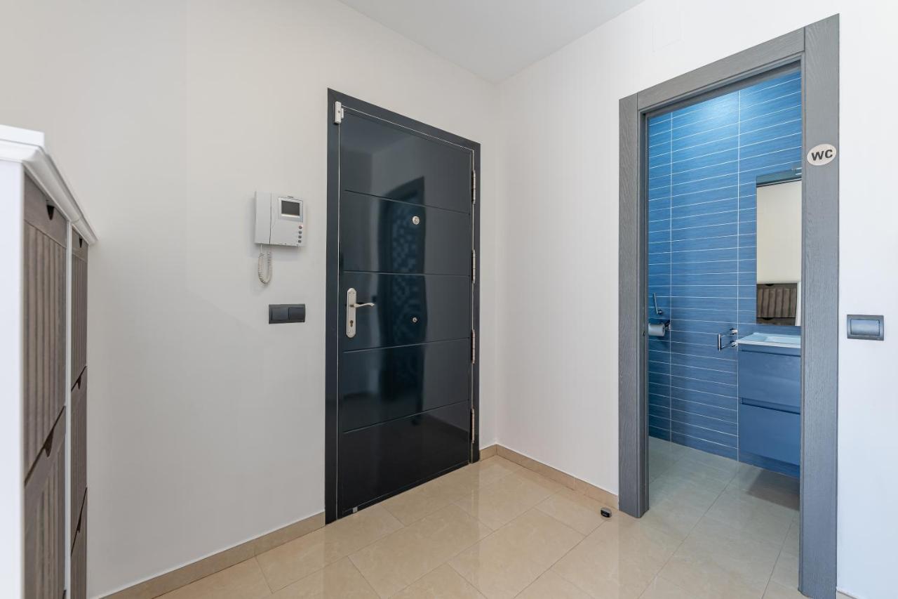 Villa 797 Holiday - Modern With Pool In Puerto Marina For 12