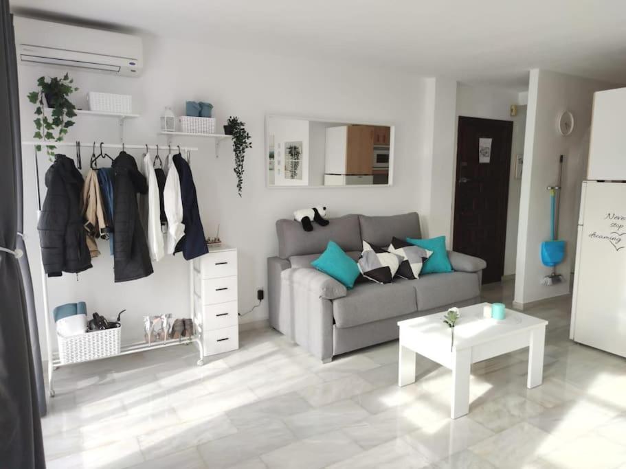 Maika Benalsun Pueblo Evita Apartment *