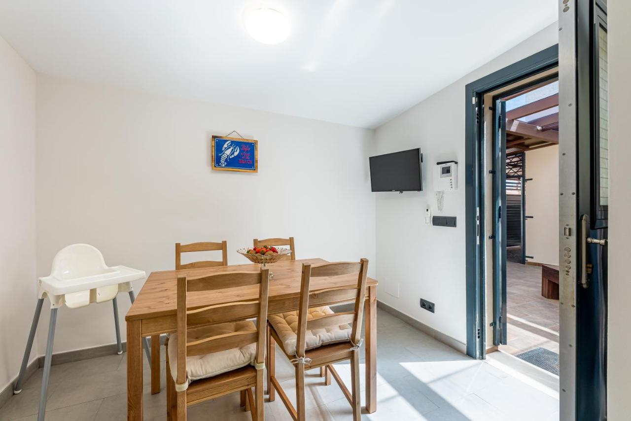 797 Holiday - Modern With Pool In Puerto Marina For 12 Villa