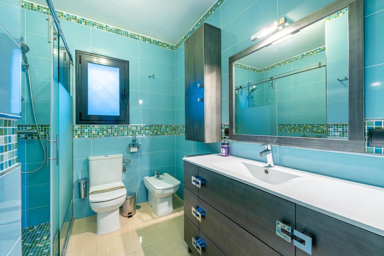 Villa 797 Holiday - Modern With Pool In Puerto Marina For 12 *