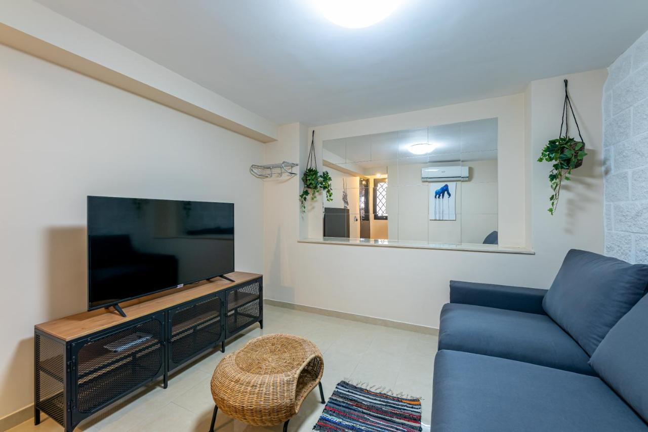 797 Holiday - Modern With Pool In Puerto Marina For 12