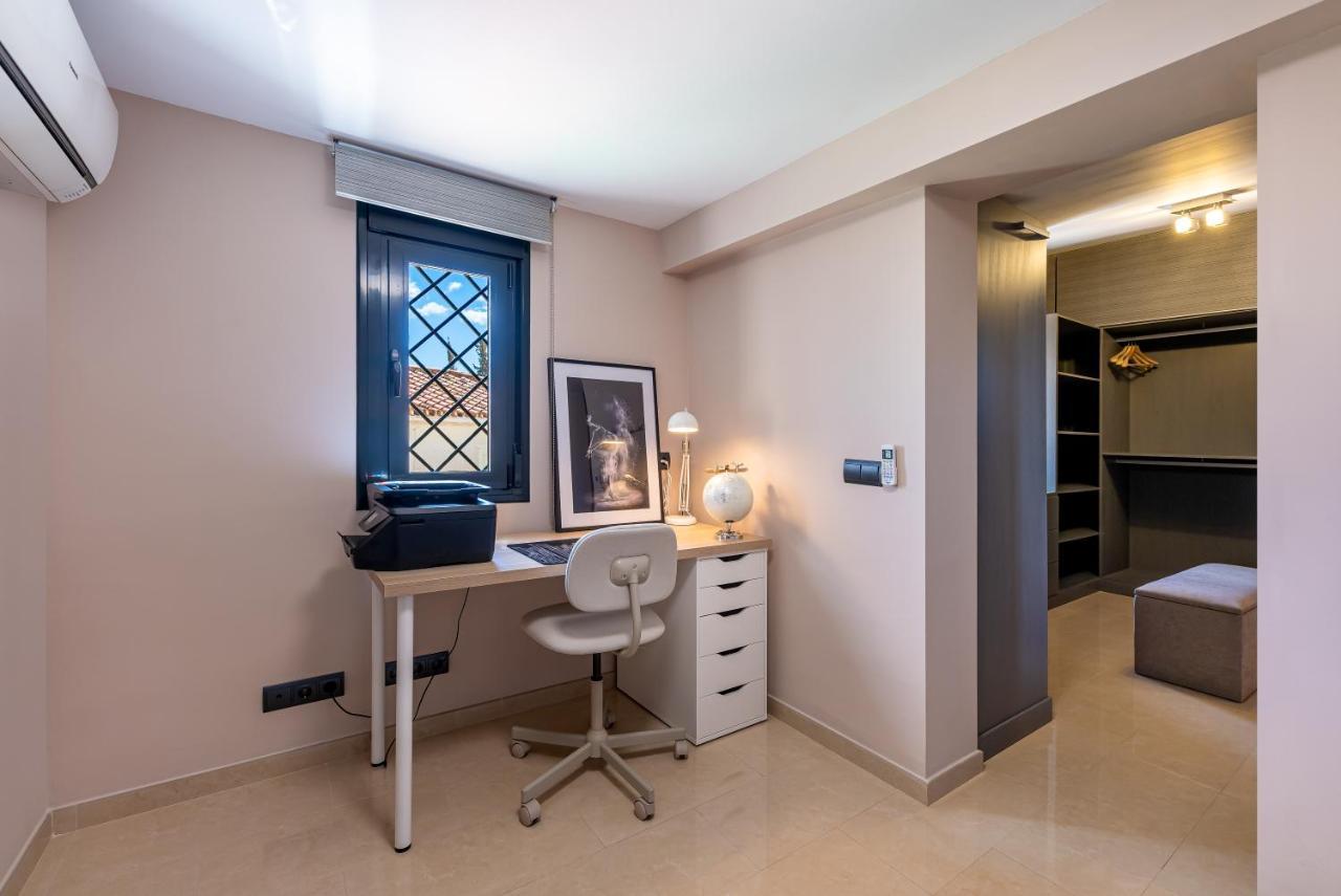 797 Holiday - Modern With Pool In Puerto Marina For 12 * Benalmádena