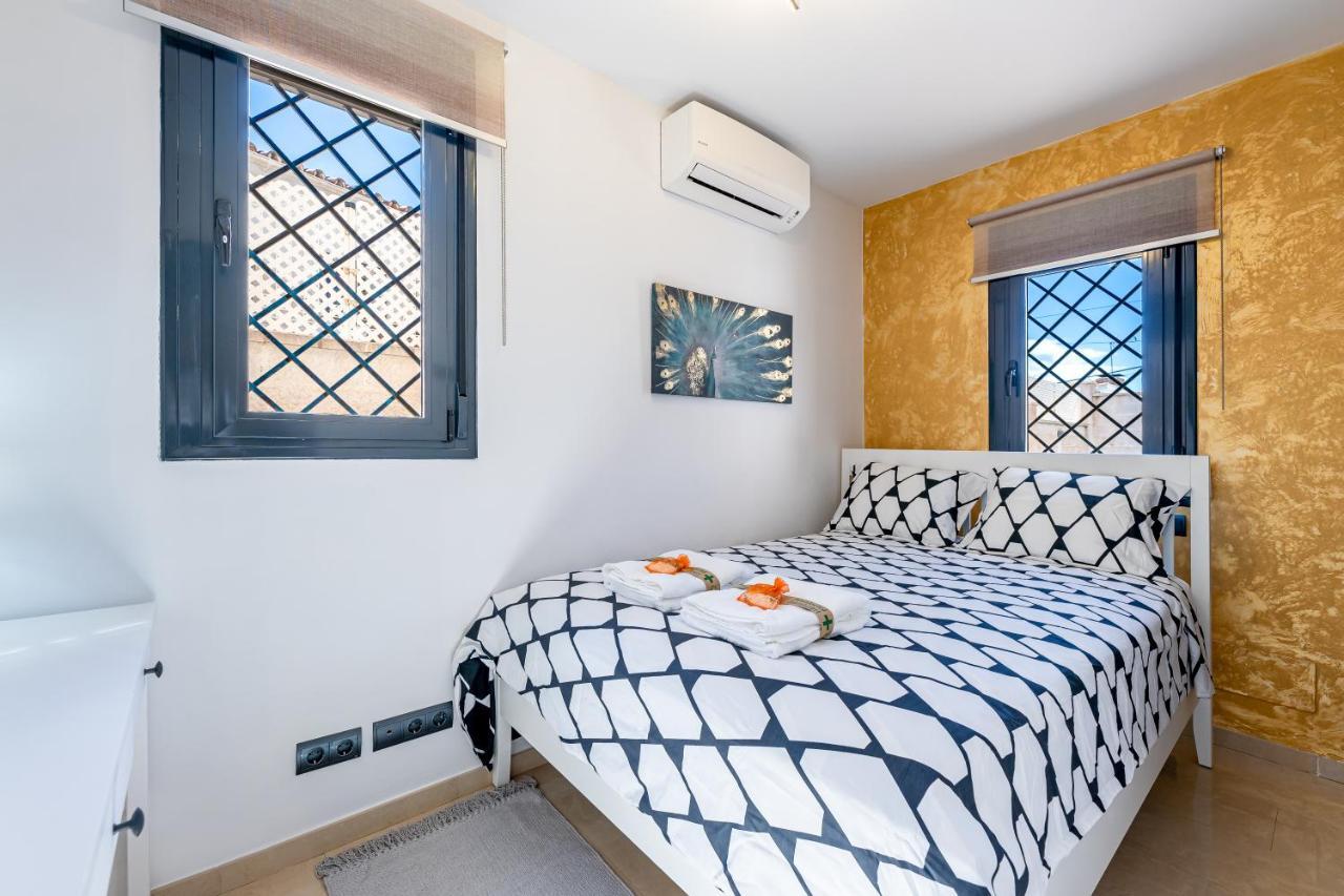 Villa 797 Holiday - Modern With Pool In Puerto Marina For 12