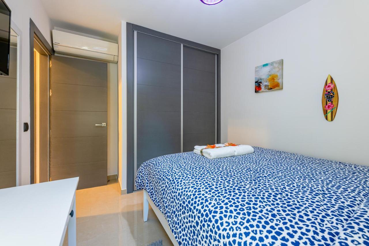 797 Holiday - Modern With Pool In Puerto Marina For 12 Villa