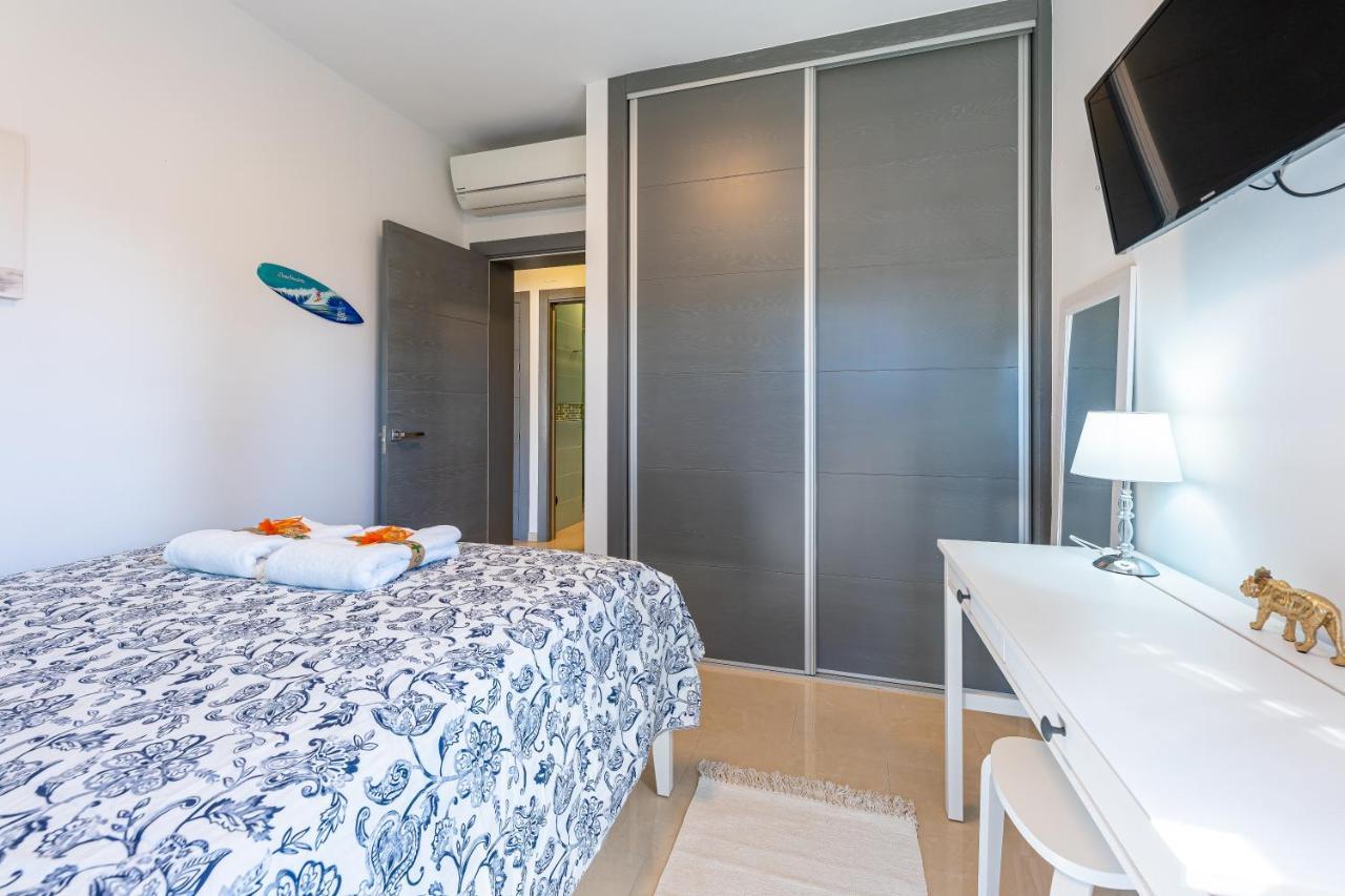 797 Holiday - Modern With Pool In Puerto Marina For 12