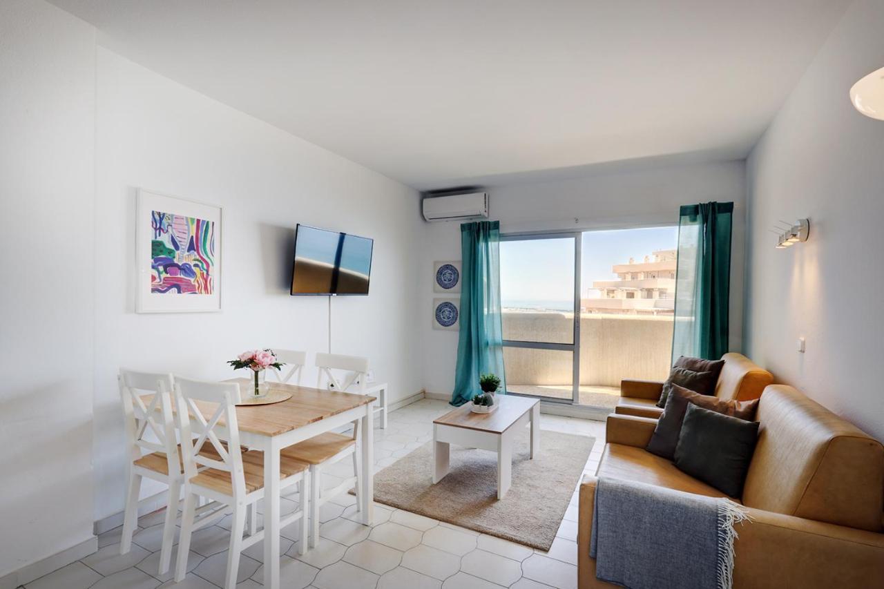 095 - Bright & Comfortable Holiday With Water Park & Sea Views Apartment