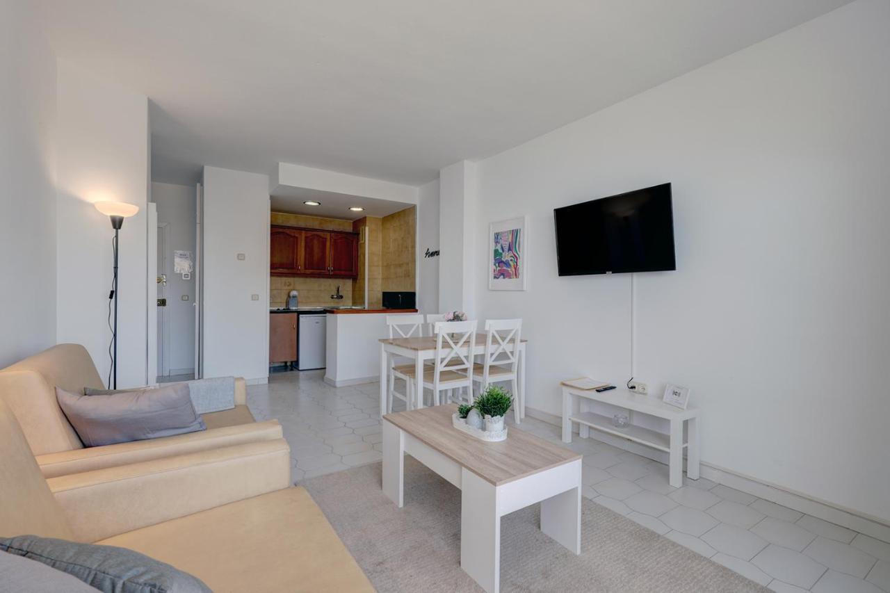 Apartment 095 - Bright & Comfortable Holiday With Water Park & Sea Views